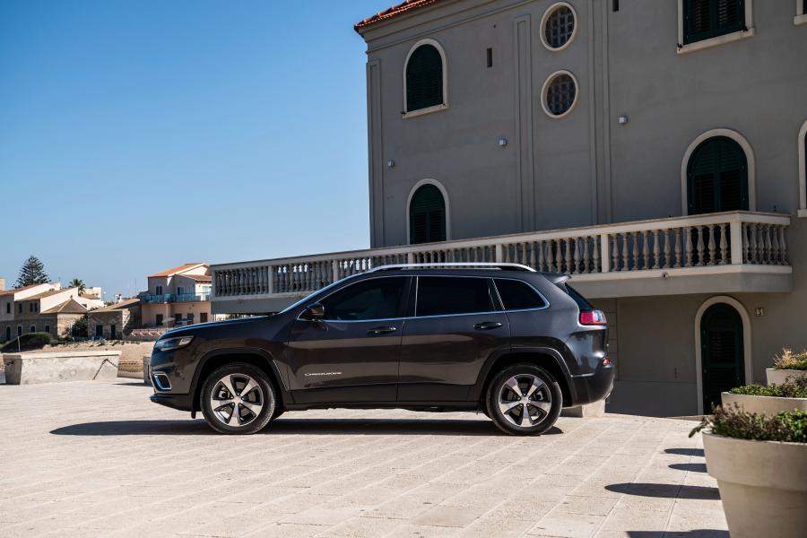  Jeep Cherokee Limited (KL) 2018 года  (WW) (фото 19 из 48)